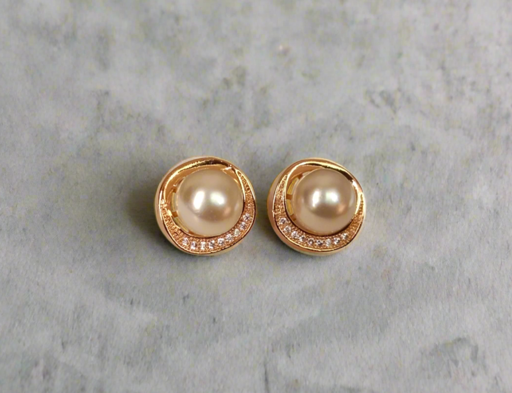 Pearl Earring