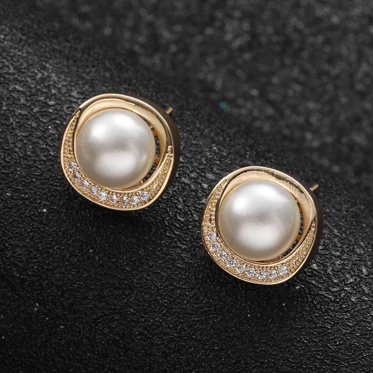 Pearl Earring